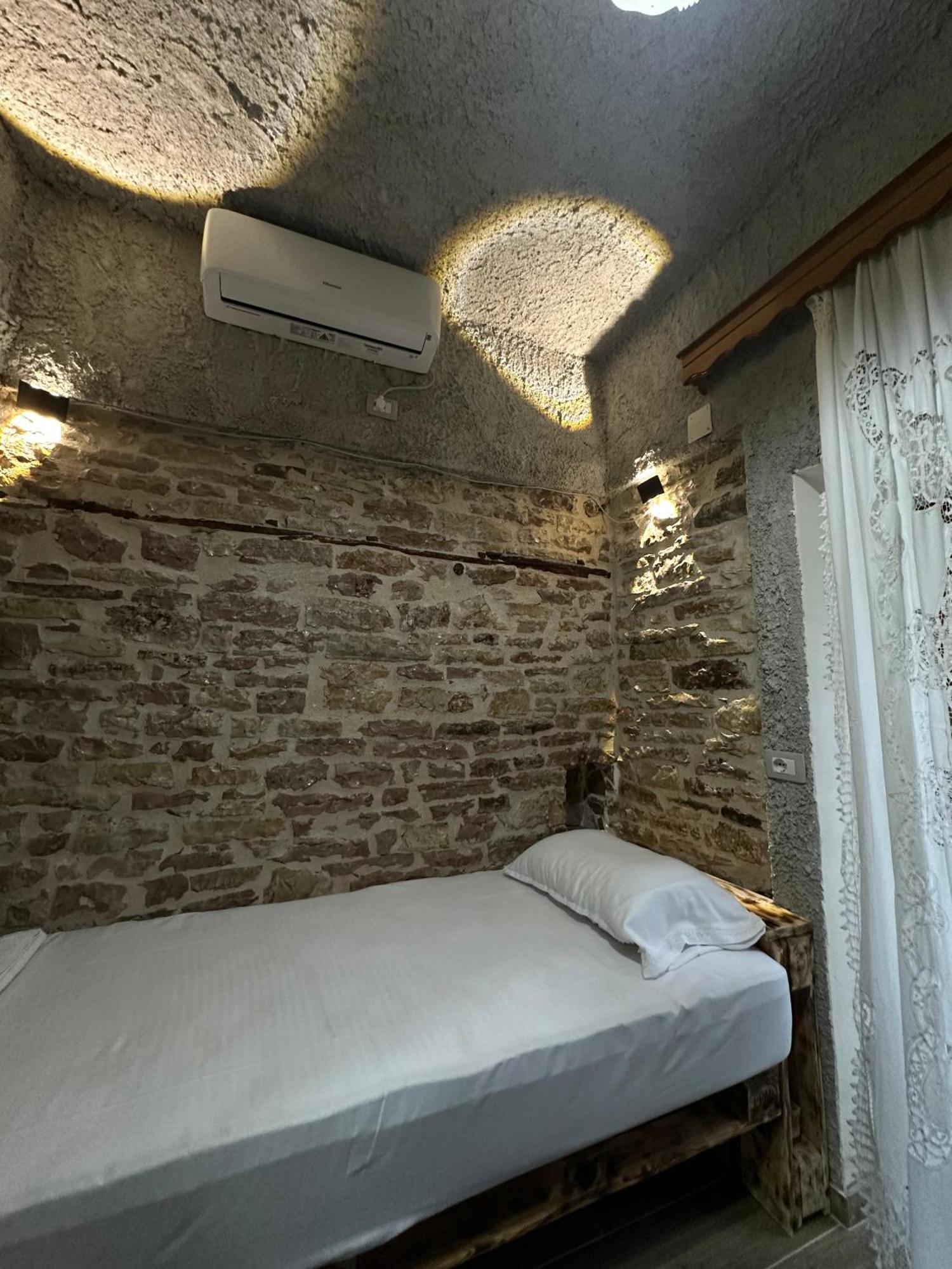 Guest House Lengo Gjirokastër 外观 照片